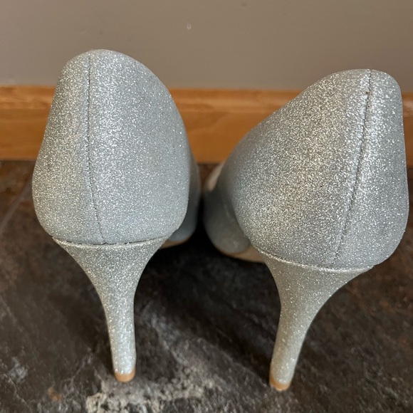 Women’s Kelly and Katie silver glitter/ sparkle heels size 8.5 - Picture 5 of 10